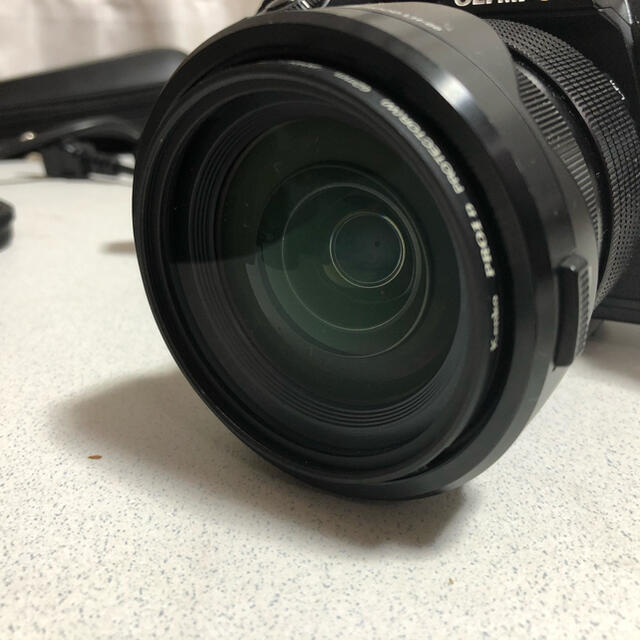 OLYMPUS(オリンパス)のOLYMPUS OM-D E-M1 MarkII 12-40mmf2.8 PRO スマホ/家電/カメラのカメラ(ミラーレス一眼)の商品写真