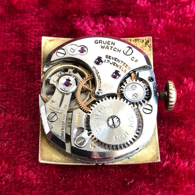 【快調な動き!1940'sグリュエン ベリーシン3】四角ゴールド手巻メンズ腕時計 メンズの時計(腕時計(アナログ))の商品写真
