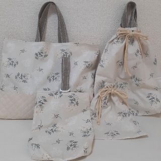 ！最終価格！上品な花柄　入園入学４点セット　レッスンバッグ(レッスンバッグ)