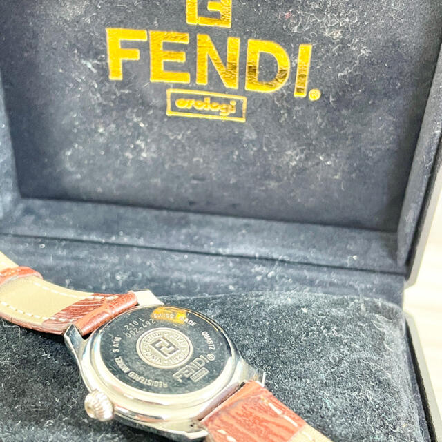 224 FENDI時計　レディース腕時計　デイト入り　新品電池　シンプル 3