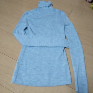 ユニクロ(UNIQLO)のタートルネックニット☆ユニクロＬsize(ニット/セーター)