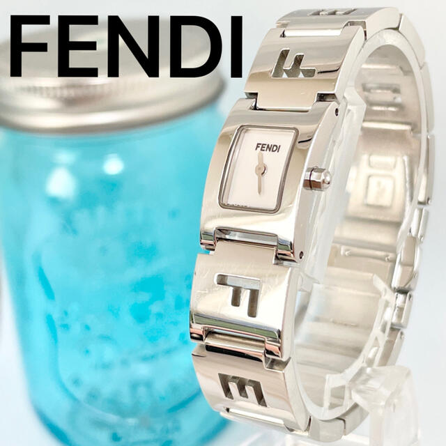 FENDI(フェンディ)の95 FENDI時計　レディース腕時計　新品電池　箱、余りコマ付き レディースのファッション小物(腕時計)の商品写真