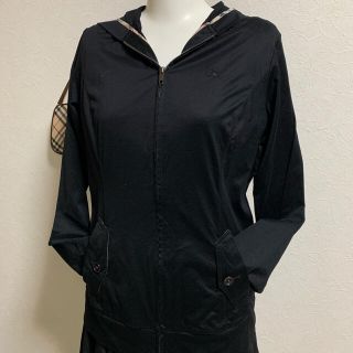 バーバリー(BURBERRY)のBurberry☆ブラックパーカー4 美品！(パーカー)