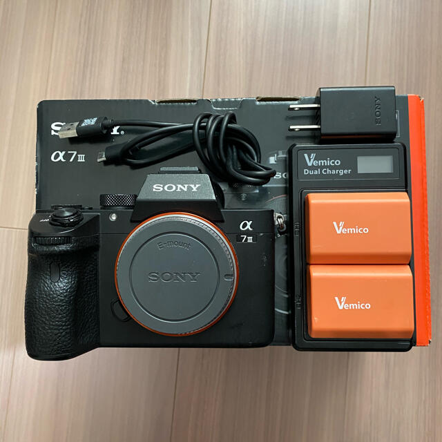 破格値下げ】 SONY - α7iiiボディ ミラーレス一眼 - aatsp.com.br SONY α6400ブラックボディ+RAVPowerバッテリーチャージャー