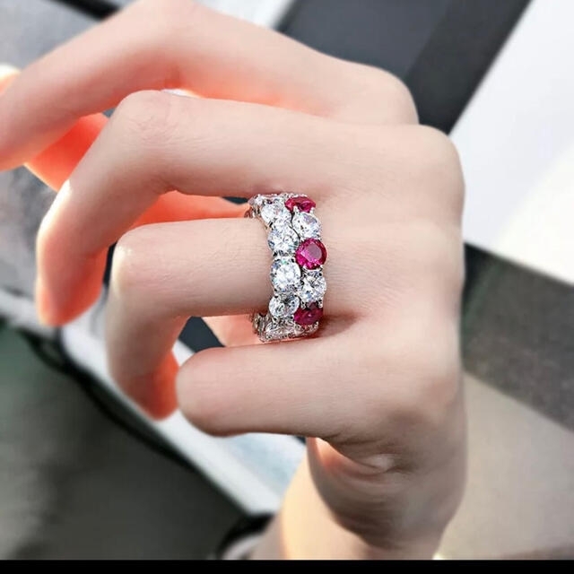 レオ様専用 最高級sonaダイヤモンド＆ルビー　フルエタニティリング レディースのアクセサリー(リング(指輪))の商品写真