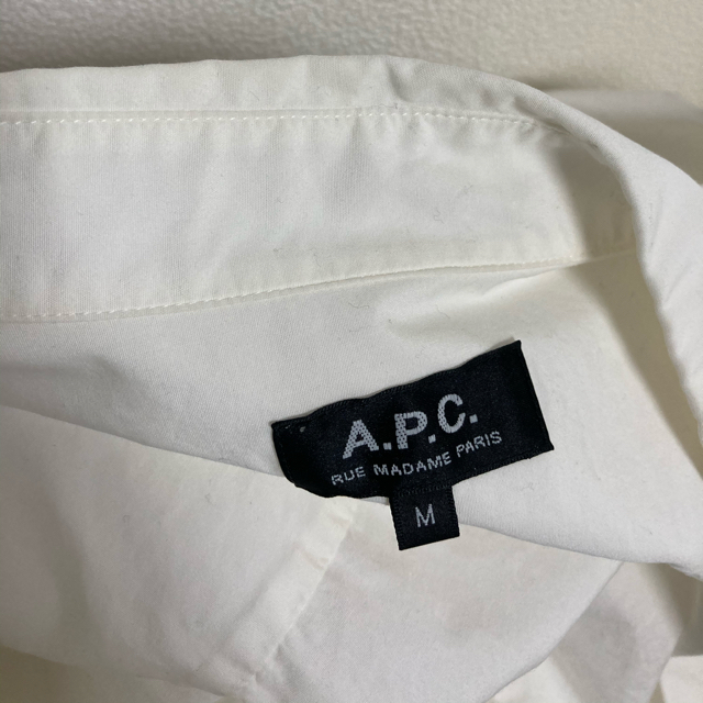 A.P.C(アーペーセー)のAPC シャツ　白　M メンズのトップス(シャツ)の商品写真