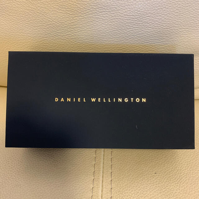 Daniel Wellington(ダニエルウェリントン)のゆりゆり様専用【新品・未使用】ダニエル・ウェリントン　ゴールド　腕時計 レディースのファッション小物(腕時計)の商品写真