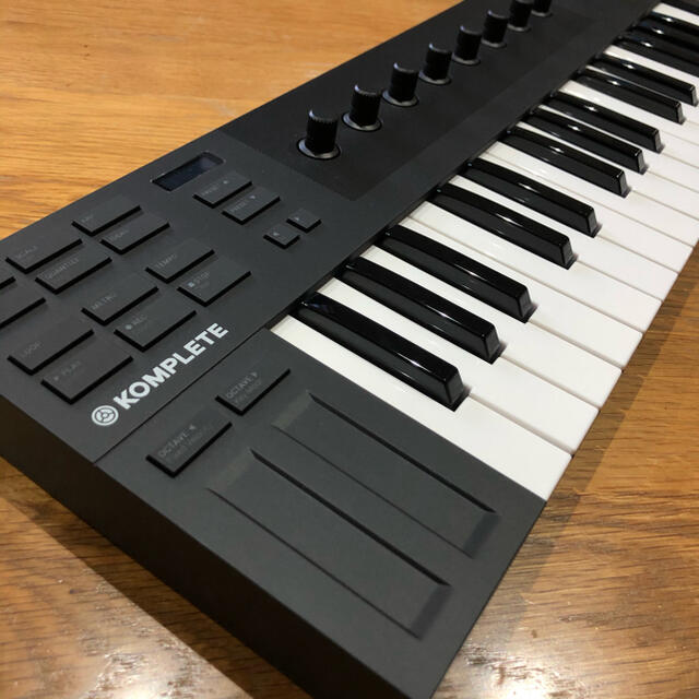 KOMPLETE　M32　KONTROL　MIDIキーボード