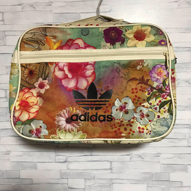 adidas アディダス オリジナルス レア ファレルコラボ 花柄 スタジャン-