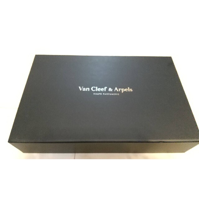 Van Cleef & Arpels(ヴァンクリーフアンドアーペル)のVan Cleef & Arpelsのアロマセット コスメ/美容のリラクゼーション(アロマグッズ)の商品写真