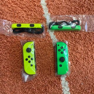 ニンテンドースイッチ(Nintendo Switch)のニンテンドーSwitch Joy-Con２つ　新品　ストラップ付き(家庭用ゲーム機本体)