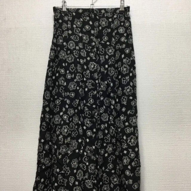 花柄　スカート　◆M641 レディースのスカート(ロングスカート)の商品写真