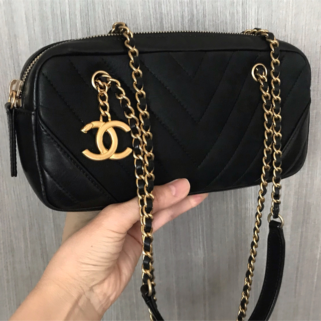 CHANEL(シャネル)のj様専用♡シャネル CHANEL Vステッチ　ショルダーバッグ  レディースのバッグ(ショルダーバッグ)の商品写真