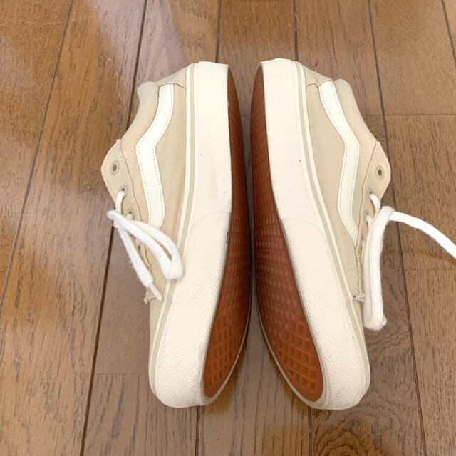 VANS(ヴァンズ)の バンズスニーカー　VANS ベージュ オフホワイト  レディースの靴/シューズ(スニーカー)の商品写真