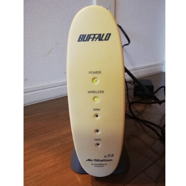 Buffalo(バッファロー)のBUFFALO WBR-G54/Pと WLI-TX1-G54(子機) のセット販 スマホ/家電/カメラのPC/タブレット(PC周辺機器)の商品写真