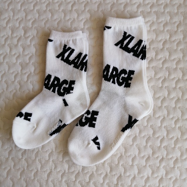 XLARGE(エクストララージ)のロゴ柄ソックスセット キッズ/ベビー/マタニティのこども用ファッション小物(靴下/タイツ)の商品写真