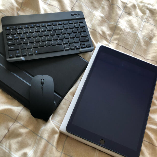 iPad 第8世代 Wi-Fi 128GB スペースグレイ ケースなど - タブレット