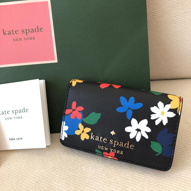 kate spade ୨୧ キーホルダー