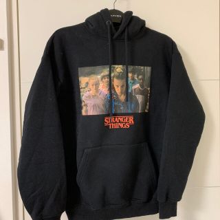 アーバンアウトフィッターズ(Urban Outfitters)のイタリア購入ストレンジャーシングス パーカー pull&bear netflix(パーカー)