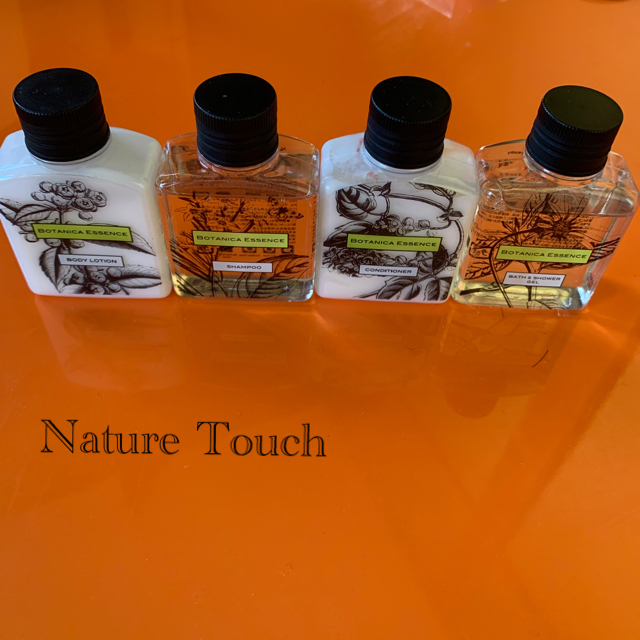 Nature Touch ネイチャータッチ ボタニカ　アメニティセット コスメ/美容のボディケア(ボディオイル)の商品写真