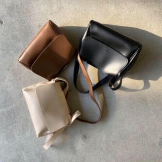 トゥデイフル(TODAYFUL)のshoulder bag (ivory) / moirelaxing(ショルダーバッグ)