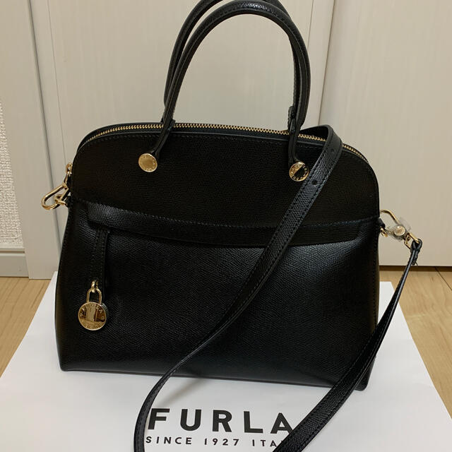 （ hinahinaさま専用）FURLA パイパーMサイズ