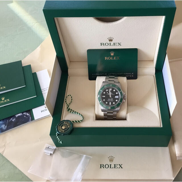 ROLEX(ロレックス)の最安値 ロレックス　新型グリーンサブマリーナ メンズの時計(腕時計(アナログ))の商品写真