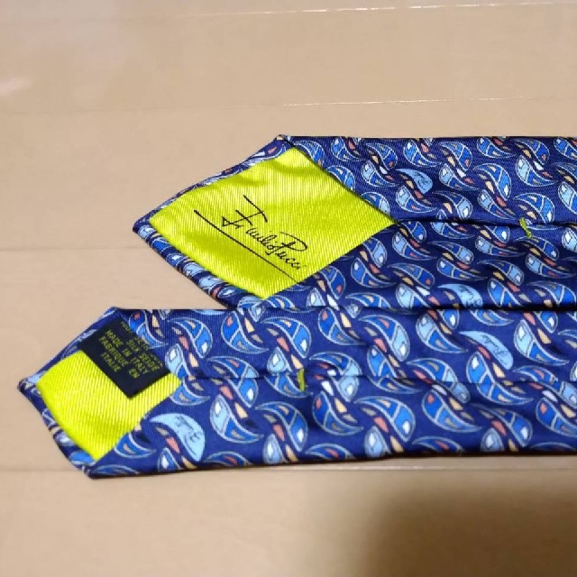 EMILIO PUCCI(エミリオプッチ)の美品エミリオプッチ正規品   ブルー色系   PUCCIデザイン柄ネクタイ メンズのファッション小物(ネクタイ)の商品写真
