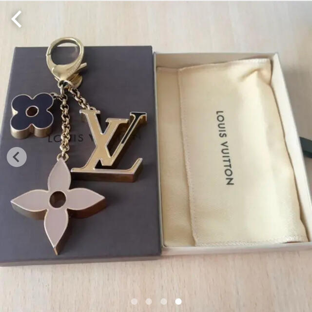 LOUIS VUITTON(ルイヴィトン)のlouisvuitton バッグ チャーム・フルール ドゥ モノグラム レディースのアクセサリー(チャーム)の商品写真