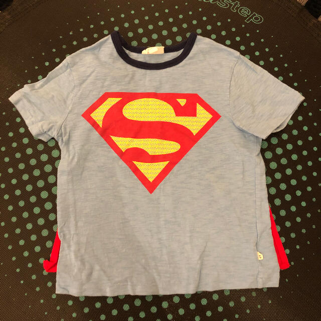 MARVEL(マーベル)のスーパーマン　マント付きTシャツ キッズ/ベビー/マタニティのキッズ服男の子用(90cm~)(Tシャツ/カットソー)の商品写真