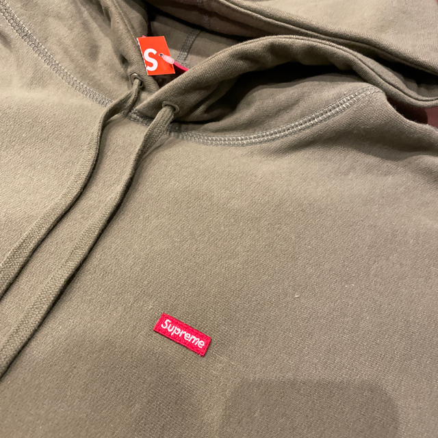 Supreme(シュプリーム)のSupreme small box hooded sweatshirt L  メンズのトップス(パーカー)の商品写真