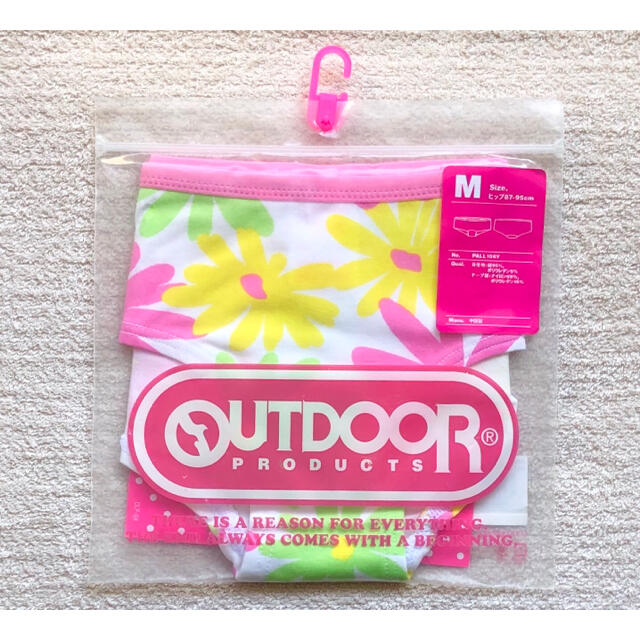 OUTDOOR(アウトドア)の25日迄！OUTDOOR アウトドア ヒップハング ショーツ Ｍサイズ 花柄 レディースの下着/アンダーウェア(ショーツ)の商品写真