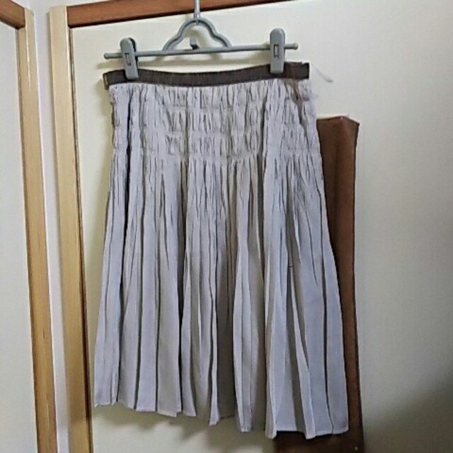 自由区(ジユウク)の自由区 プリーツスカート レディースのスカート(ひざ丈スカート)の商品写真