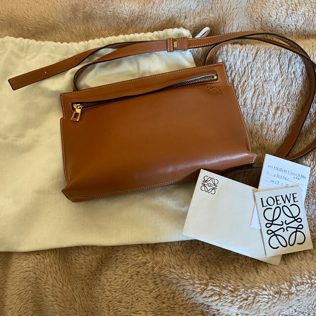 国内外の人気 LOEWE Tポーチバッグ ロエベ LOEWE - ショルダーバッグ