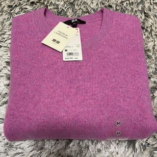 ユニクロ(UNIQLO)の【新品】UNIQLO プレミアム　ラムズウール セーター(ニット/セーター)