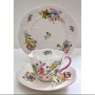 ウェッジウッド(WEDGWOOD)の【gfy様専用】shelly シェリー　トリオ　カップ&ソーサー(食器)