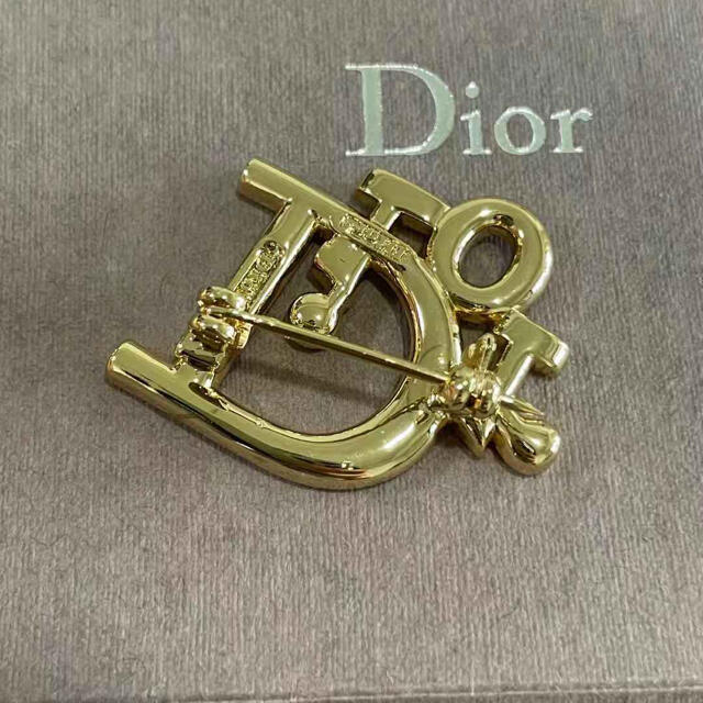 Christian Dior(クリスチャンディオール)のブローチ レディースのアクセサリー(ブローチ/コサージュ)の商品写真