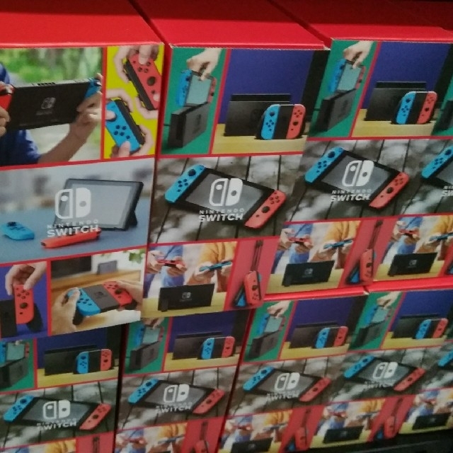 ニンテンドー　スイッチネオン　50台 エンタメ/ホビーのゲームソフト/ゲーム機本体(家庭用ゲーム機本体)の商品写真