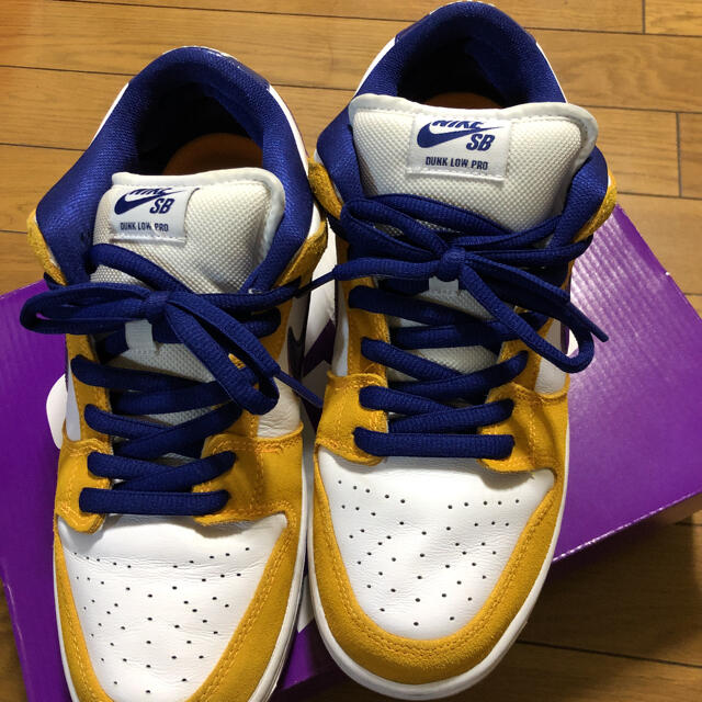 NIKE(ナイキ)のNIKE SB DUNK LOW PRO LASER ORANGE メンズの靴/シューズ(スニーカー)の商品写真