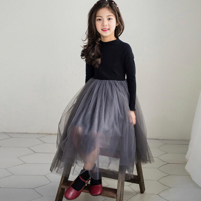 女の子　ワンピース　ドレス　チュール 黒グレー130 キッズ/ベビー/マタニティのキッズ服女の子用(90cm~)(ワンピース)の商品写真