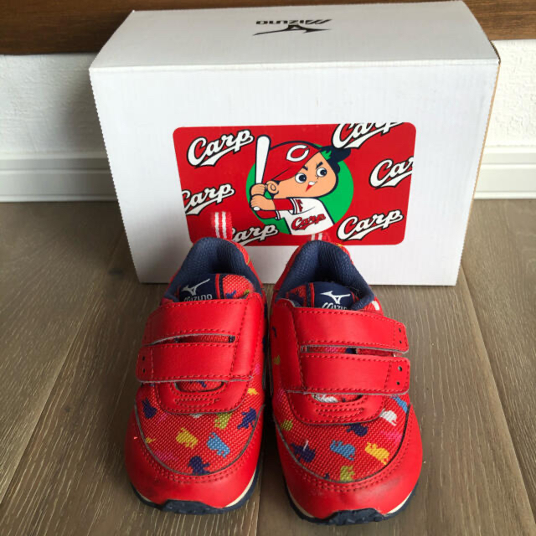 MIZUNO - カープ ミズノ スニーカーの通販 by *てい*'s shop MIZUNO - カープ ミズノ スニーカーの通販 by *てい*'s shop