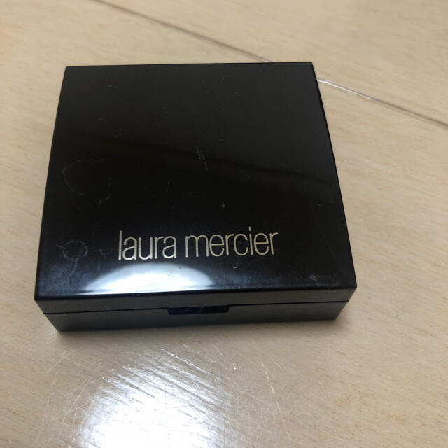 laura mercier(ローラメルシエ)のシークレット　ブラーリングパウダー　フォーアンダーアイズ コスメ/美容のベースメイク/化粧品(フェイスパウダー)の商品写真