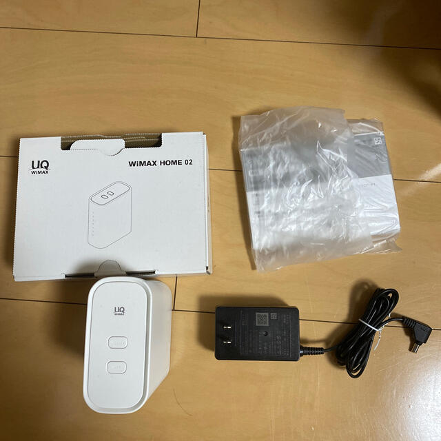 au(エーユー)のUQ WiMAX HOME 02 ホワイト ホームルーター スマホ/家電/カメラのスマートフォン/携帯電話(その他)の商品写真