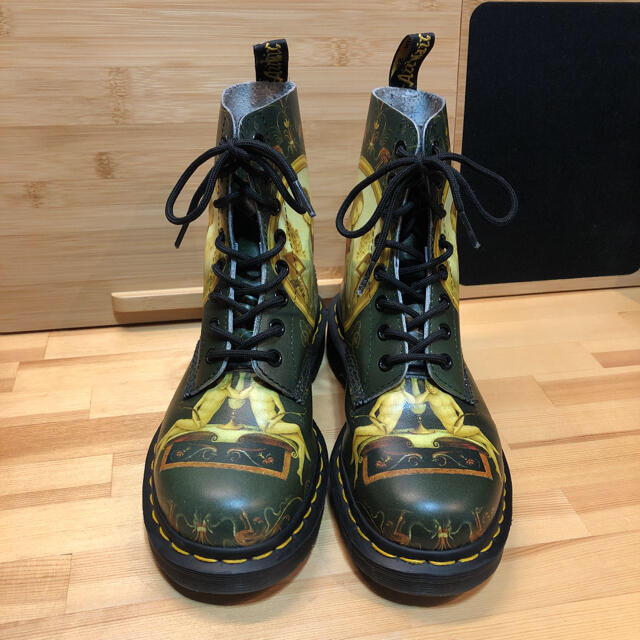 Dr.Martens(ドクターマーチン)のドクターマーチン　受胎告知　(Dr.Martens) 8ホール　UK4 絵画 レディースの靴/シューズ(ブーツ)の商品写真