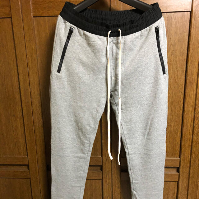 FEAR OF GOD(フィアオブゴッド)のFOG FEAR OF GOD ESSENTIALSDrawstringPant メンズのパンツ(その他)の商品写真