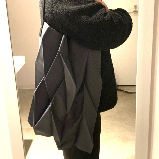 イッタラ イッセイミヤケ バッグ54×52 ダークグレー