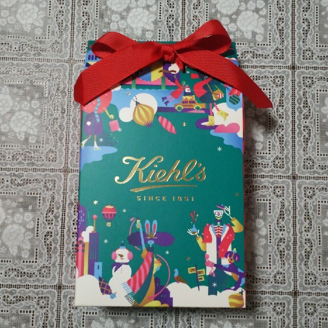 Kiehl's(キールズ)のKiehl’s プレゼント BOX インテリア/住まい/日用品のオフィス用品(ラッピング/包装)の商品写真