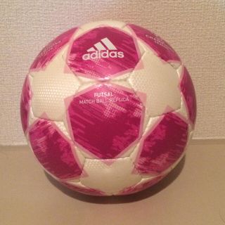 アディダス(adidas)のフットサルボール 4号球(ボール)