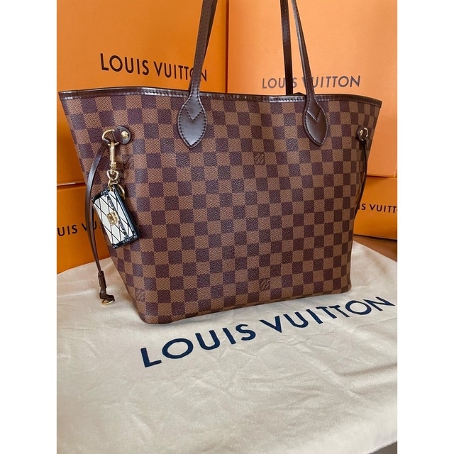 LOUIS VUITTON(ルイヴィトン)のルイヴィトン　カーフ　プティットマル　バッグチャーム、キーホルダー レディースのファッション小物(キーホルダー)の商品写真