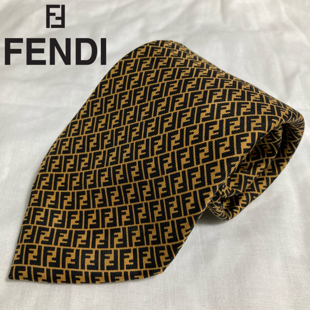 FENDI(フェンディ)の【定番人気⭐︎美品】FENDI フェンディ ネクタイ ズッカ柄 メンズのファッション小物(ネクタイ)の商品写真